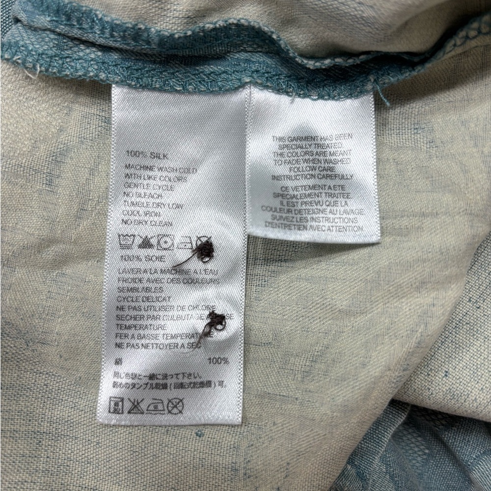 Tommy Bahama 100% Silk Blue Floral Button Down Shirt - Picture 5 of 6